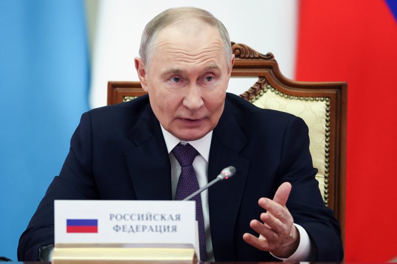 [상트페테르부르크=AP/뉴시스] 블라디미르 푸틴 러시아 대통령이 지난해 12월 21일(현지 시간) 러시아 상트페테르부르크에서 열린 유라시아경제연합(EAEU) 정상회의를 주재하고 있다. 2026.01.01.