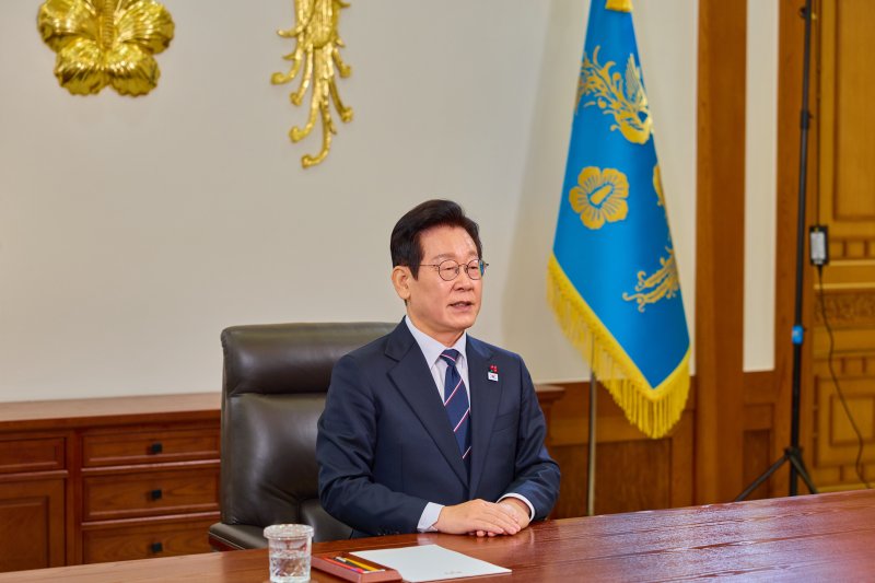 이재명 대통령이 청와대에서 2026년 신년사를 하고 있다. 청와대 제공