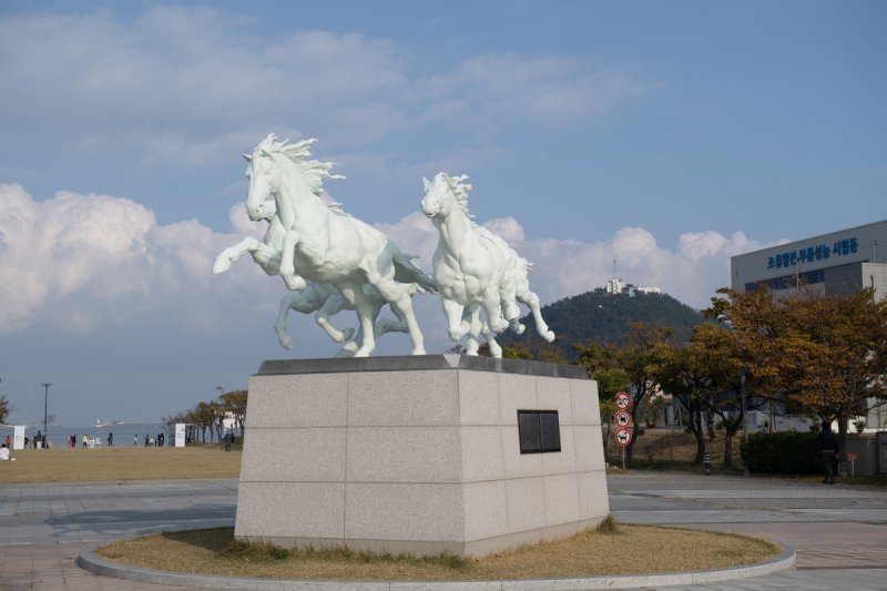 부산 영도구 절영마 동상 (출처=연합뉴스)