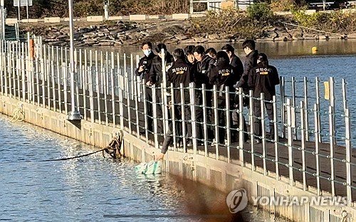 '훼손 시신' 북한강 유기한 군 장교 현장검증 (출처=연합뉴스)