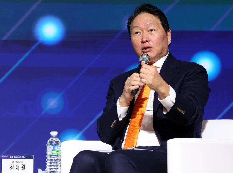 [서울=뉴시스] 이영환 기자 = 최태원 SK그룹 겸 대한상공회의소 회장. 2025.12.05. 20hwan@newsis.com