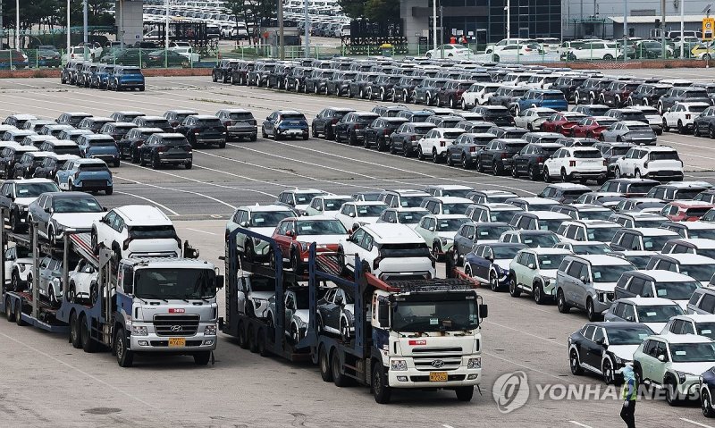 경기도 평택항의 수출용 자동차들 (출처=연합뉴스)