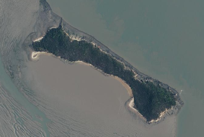 전남도는 2026년 병오년(丙午年) 붉은 말띠 해를 맞아 전국의 고시된 지명 10만여개를 분석한 결과, 말 관련 지명이 820여곳에 달했고, 이 가운데 전남지역에 216곳이 있어 가장 많은 것으로 나타났다고 1일 밝혔다. 사진은 섬 모양이 말처럼 생겼다는 신안군 도초면 '말섬' 전경. 전남도 제공