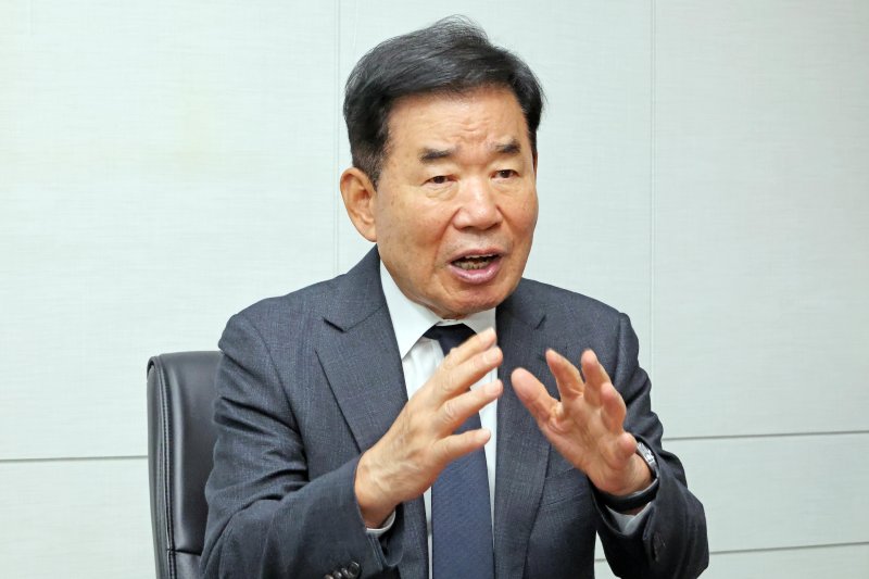 "여야 극단 갈등에 현안 뒷전… 노동개혁부터 대화 시작해야" [대한민국의 길을 묻다]