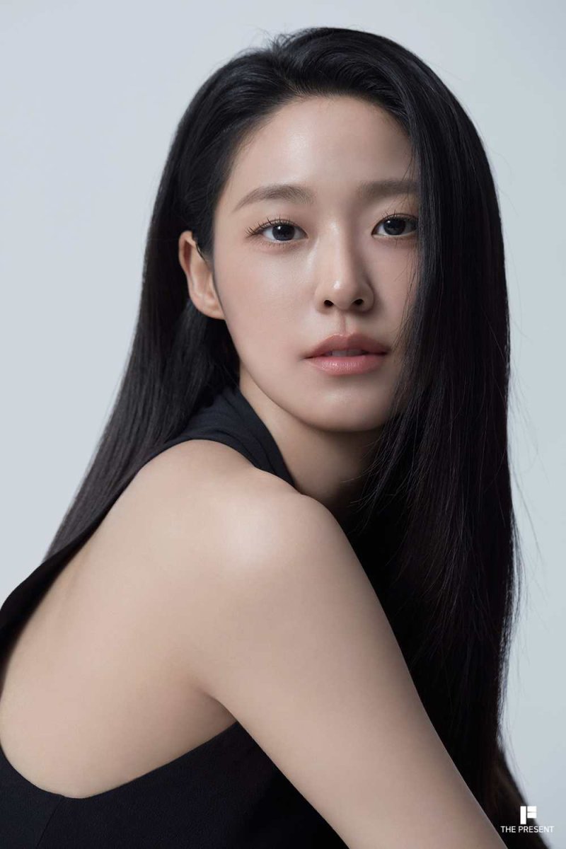 김설현, 청순&middot;섹시 '베이글녀'의 정석…물오른 미모