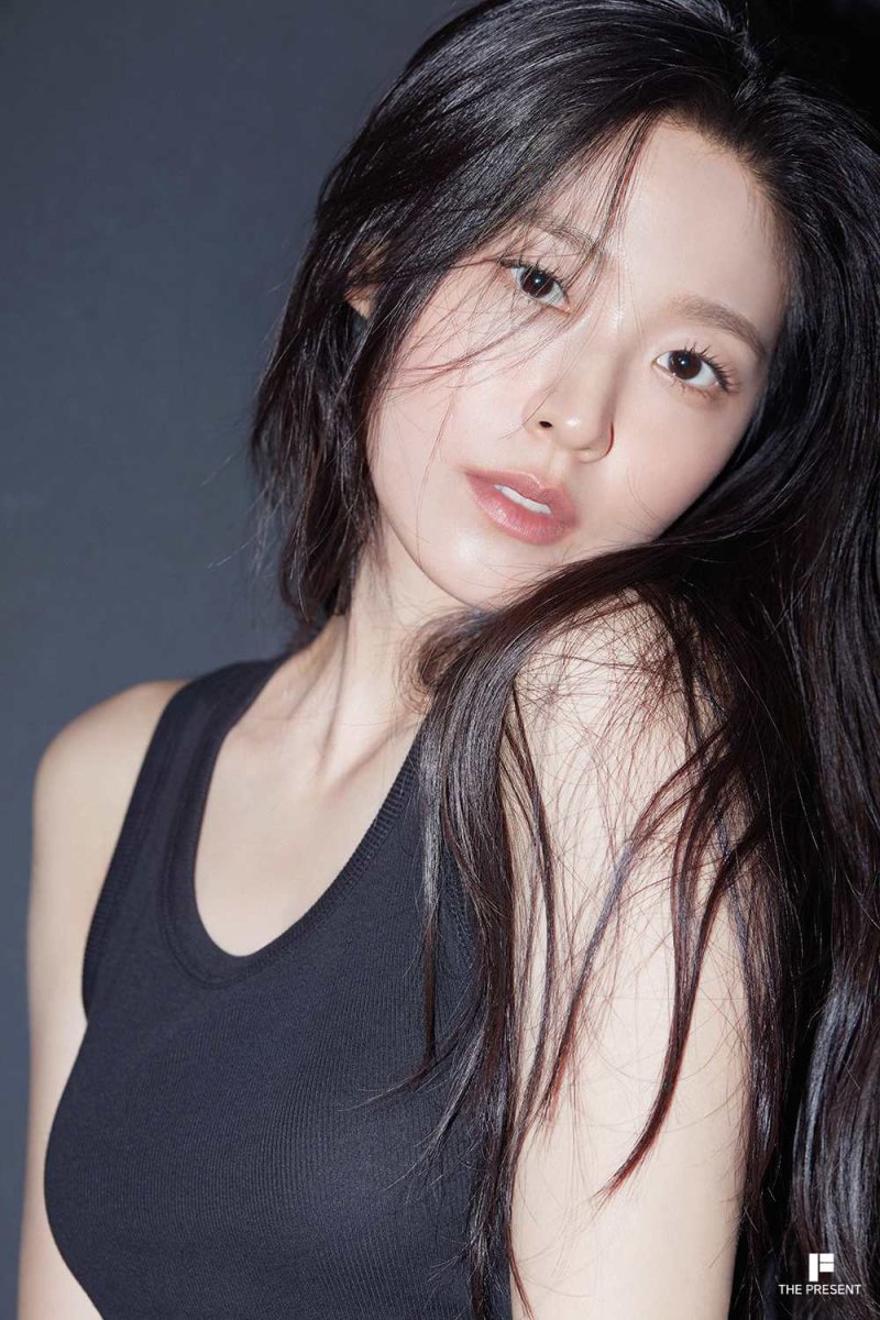 김설현, 청순&middot;섹시 '베이글녀'의 정석…물오른 미모