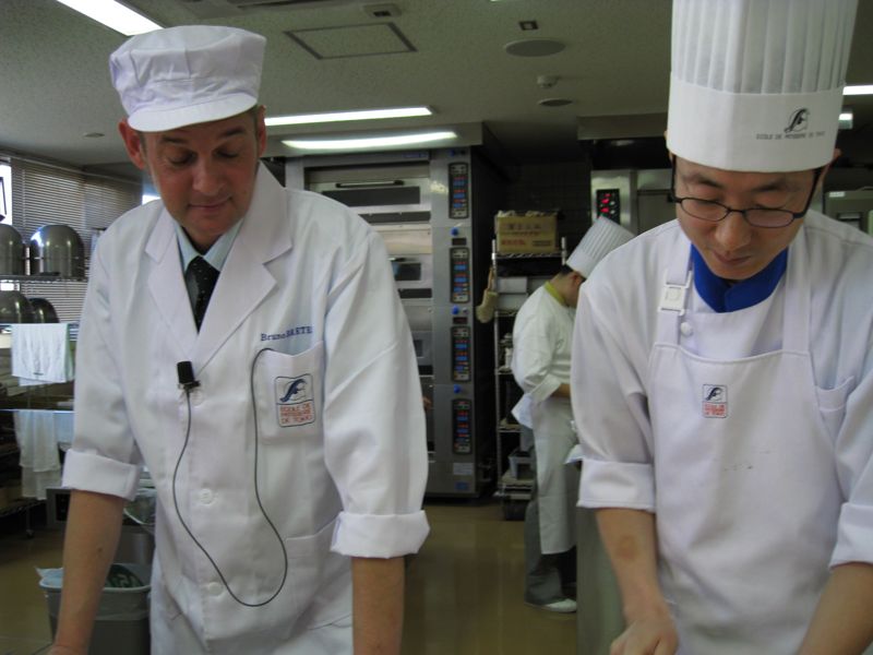 일본 동경제과학교 유학 당시 유기헌 교수(오른쪽) /사진=유기헌 제공