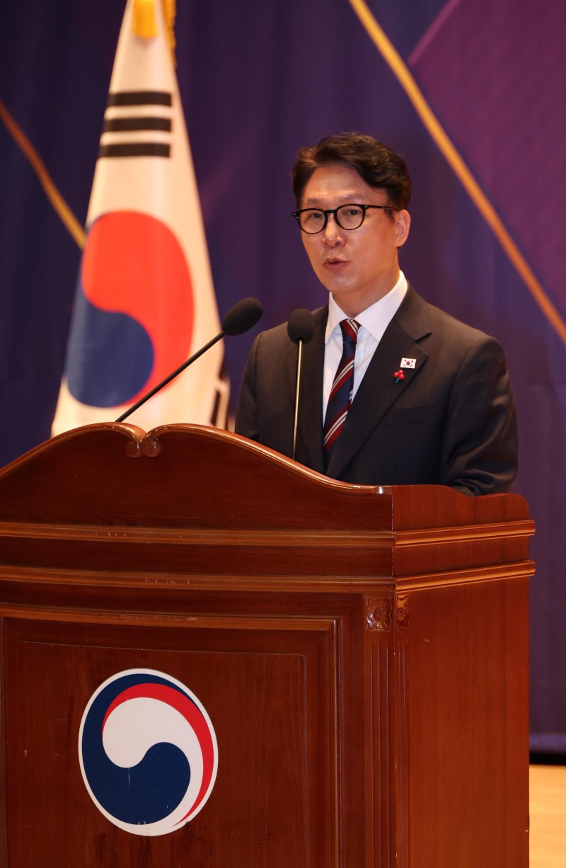 [세종=뉴시스] 강종민 기자 = 김민석 국무총리가 2일 세종시 정부세종청사 대강당에서 열린 2026 정부 시무식에서 발언하고 있다. 2026.01.02. ppkjm@newsis.com