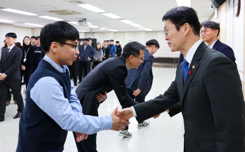 [세종=뉴시스] 원자력안전위원회는 2일 최원호 위원장이 2026년 원안위 시무식에서 신년사를 통해 이같이 밝혔다고 전했다. (사진=원안위 제공) 2026.01.02. photo@newsis.com *재판매 및 DB 금지