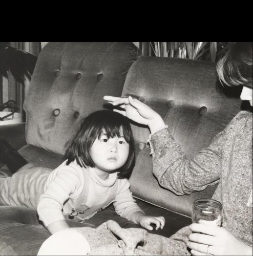 어린 시절 이모와 함께 있는 박순영 씨 (출처=연합뉴스)