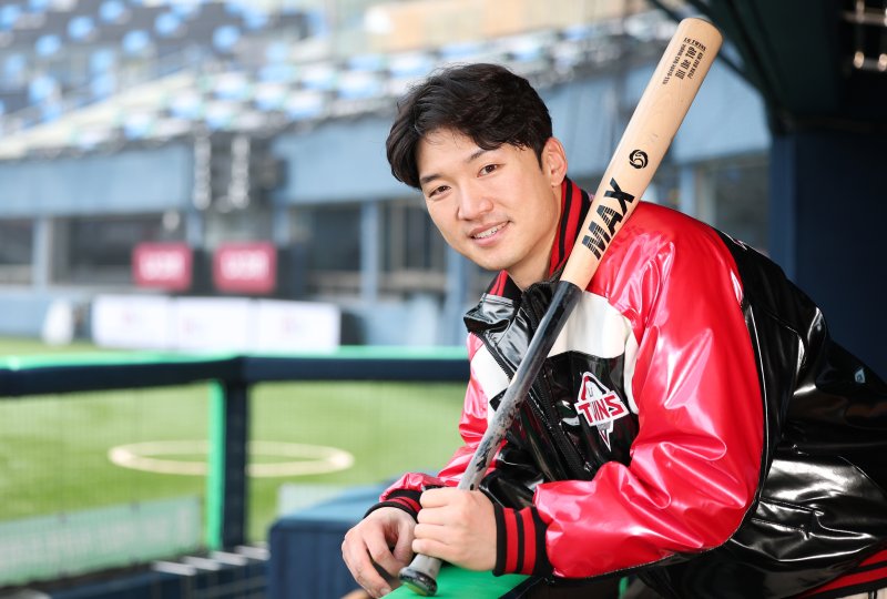 LG 트윈스 박해민이 서울 잠실야구장에서 뉴스1과의 신년 인터뷰 전 포즈를 취하고 있다. 뉴스1 ⓒ News1 권현진 기자