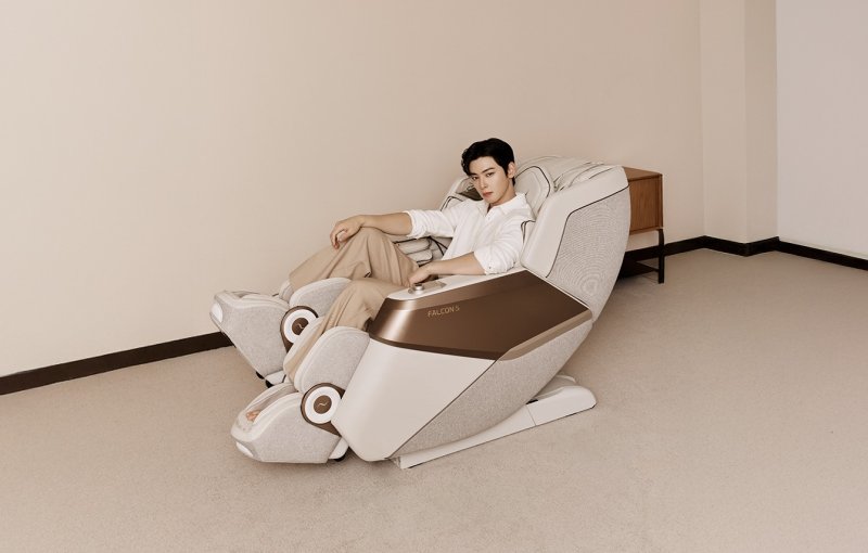 2025년 판매 1위를 차지한 바디프랜드 콤팩트 헬스케어로봇 '팔콘S' (바디프랜드 제공)