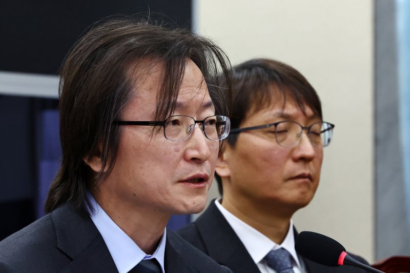 [서울=뉴시스] 김명년 기자 = 주병기 공정거래위원장이 30일 오전 서울 여의도 국회에서 열린 쿠팡 침해사고 및 개인정보 유출, 불공정 거래, 노동환경 실태 파악과 재발방지 대책 마련을 위한 연석 청문회에서 질의에 답변하고 있다. 2025.12.30. kmn@newsis.com