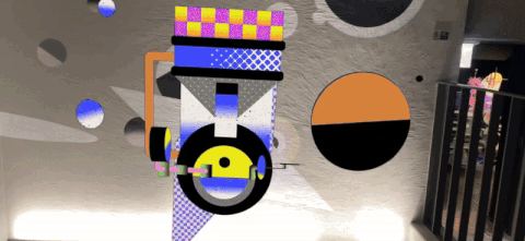 차고지는 커피 대신 팝업 스토어 장소로 활용된다. 팝업이 열리지 않을 때는 벽면에 그려진 작품을 AR로도 만날 수 있다. /영상=서윤경 기자