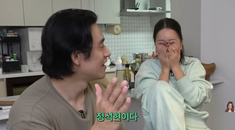 [서울=뉴시스] 3일 백지영 유튜브 채널에는 '새해 첫날부터 50살 된 백지영 놀리며 요리하는 정석원과 딸 하임이'라는 제목의 영상이 올라왔다. (사진=유튜브 채널 '백지영' 캡처) 2026.01.03. photo@newsis.com *재판매 및 DB 금지