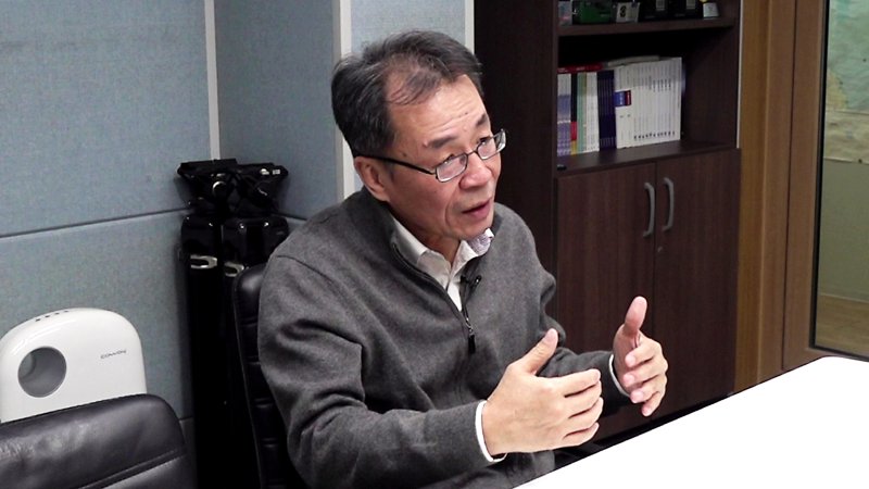 [서울=뉴시스] 김신영 영상 PD = 조한범 통일연구원 석좌연구위원이 지난달 26일 서울 중구 한 스튜디오에서 뉴시스와 '2026 국제정세 진단' 인터뷰를 하고 있다. 2025.12.26 boke@newsis.com