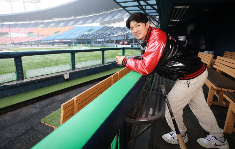 LG 트윈스 박해민이 서울 잠실야구장 더그아웃에서 미소를 짓고 있다. ⓒ News1 권현진 기자