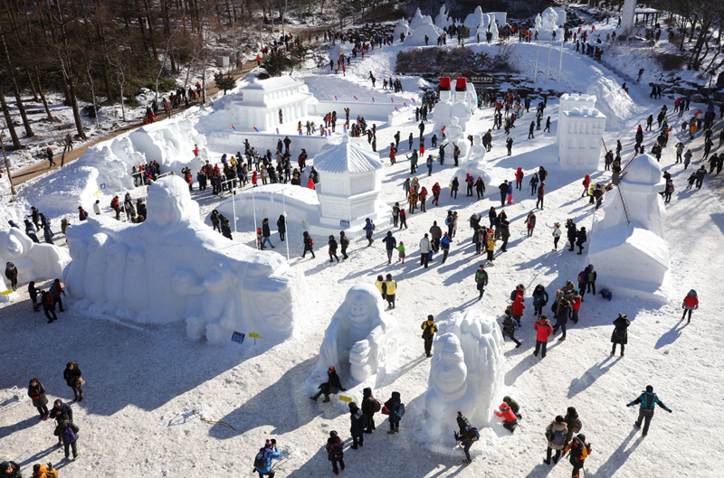 제33회 태백산 눈축제가 오는 31일부터 2월8일까지 태백산국립공원 일원에서 열린다. 강원자치도 제공
