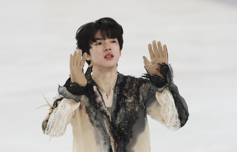 [서울=뉴시스] 김근수 기자 = 피겨스케이팅 선수 차준환(서울시청)이 4일 서울 양천구 목동 아이스링크에서 열린 제80회 전국남녀 피겨스케이팅 종합선수권대회 남자 시니어 프리 스케이팅에서 연기를 마치고 관중들에게 인사하고 있다. 2026.01.04. ks@newsis.com