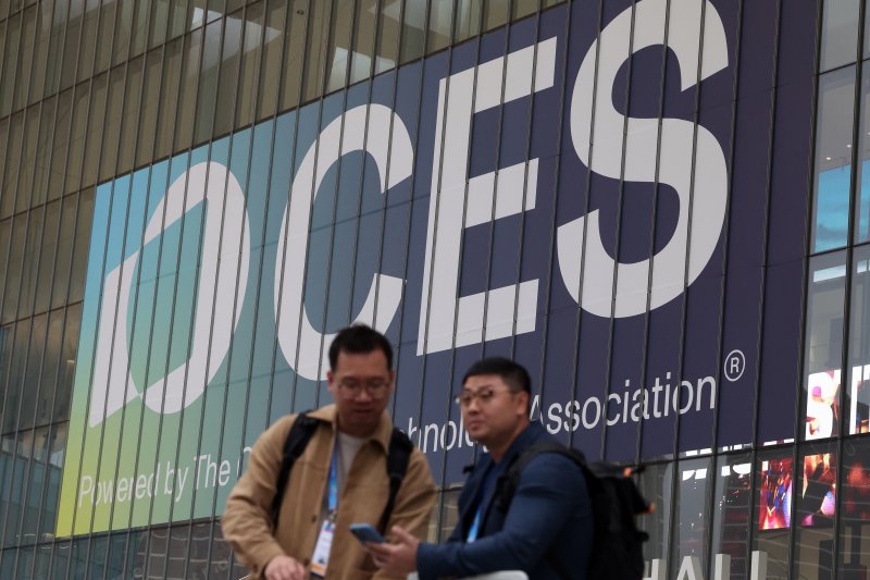 세계 최대 IT(정보기술)·가전 전시회 'CES 2026' 개막을 사흘 앞둔 3일(현지시간) 미국 네바다주 라스베이거스 컨벤션센터(LVCC)에 홍보물이 부착돼 있다. 2026.1.4/뉴스1 ⓒ News1 황기선 기자