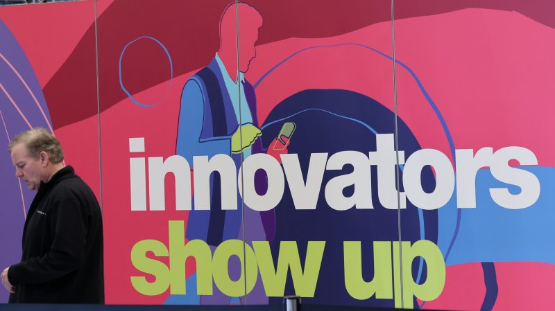 세계 최대 IT(정보기술)·가전 전시회 'CES 2026' 개막을 사흘 앞둔 3일(현지시간) 미국 네바다주 라스베이거스 컨벤션센터(LVCC)에 관련 홍보물이 부착돼 있다. 2026.1.4/뉴스1 ⓒ News1 황기선 기자