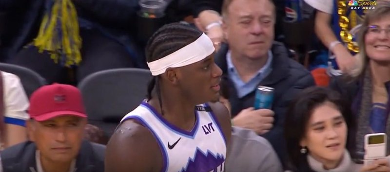 이부진 호텔신라 사장, 아들과 함께 NBA 중계화면에 잡혀.뉴시스