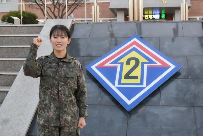 지하철에서 시민의 생명을 구한 육군2기갑여단 불사조대대 김유진 소위. 육군2기갑여단 제공