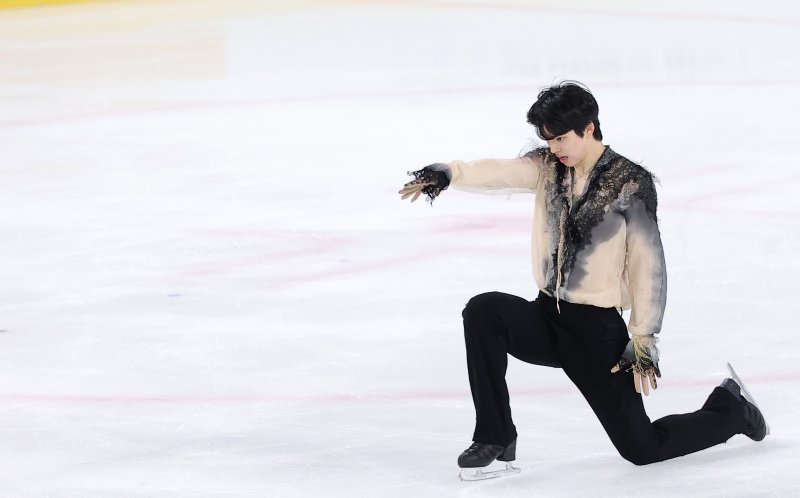 피겨스케이팅 선수 차준환(서울시청)이 4일 서울 양천구 목동 아이스링크에서 열린 제80회 전국남녀 피겨스케이팅 종합선수권대회 남자 시니어 프리 스케이팅에서 연기를 펼치고 있다. 2026.1.4/뉴스1 ⓒ News1 김성진 기자