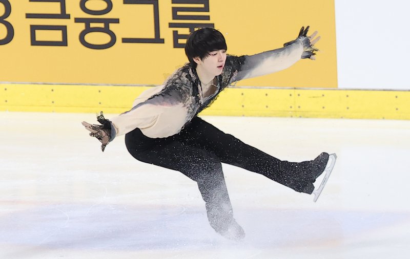 피겨스케이팅 선수 차준환(서울시청)이 4일 서울 양천구 목동 아이스링크에서 열린 제80회 전국남녀 피겨스케이팅 종합선수권대회 남자 시니어 프리 스케이팅에서 연기를 펼치고 있다. 2026.1.4/뉴스1 ⓒ News1 김성진 기자