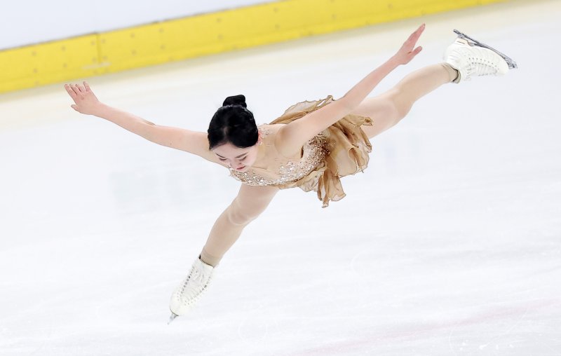 피겨스케이팅 선수 김채연이 4일 서울 양천구 목동 아이스링크에서 열린 제80회 전국남녀 피겨스케이팅 종합선수권대회 여자 시니어 프리 스케이팅에서 연기를 펼치고 있다. 2026.1.4/뉴스1 ⓒ News1 김성진 기자