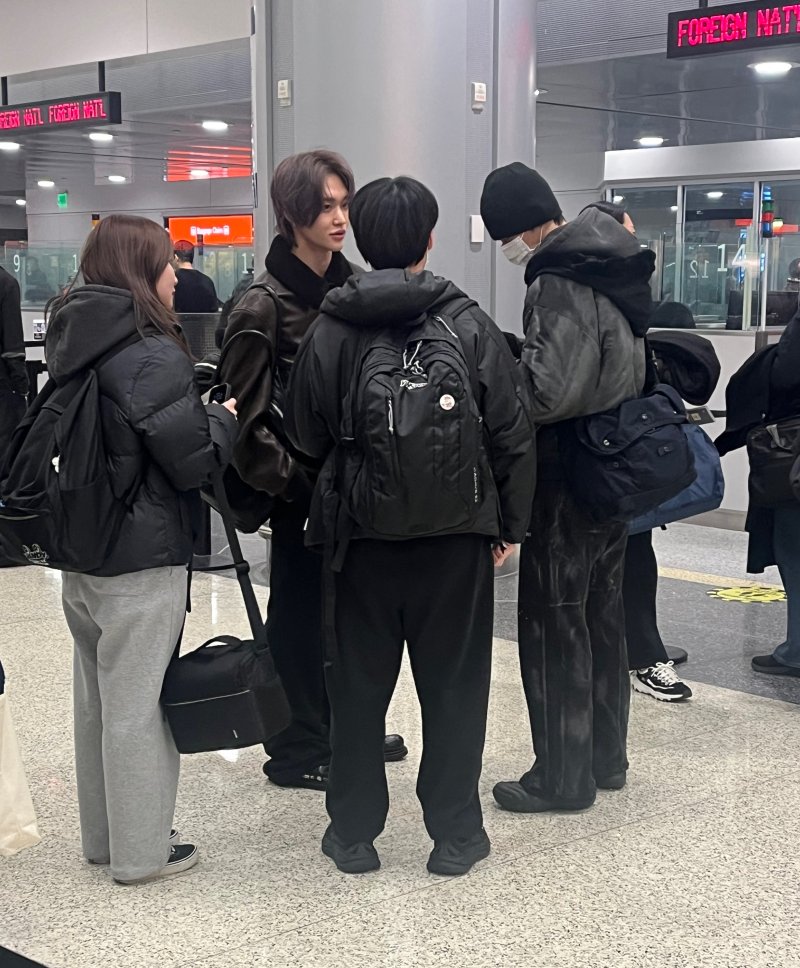 [라스베이거스=뉴시스]이현주 기자 = 6~9일(현지시간) CES 2026이 열리는 라스베이거스 공항에 도착한 아이돌그룹 '라이즈'. 2026.01.04. lovelypsyche@newsis.com
