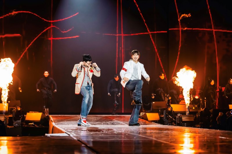 대성, '빅뱅 20주년 해' 포문 화끈하게 열었다…태양&middot;지드래곤도 함께