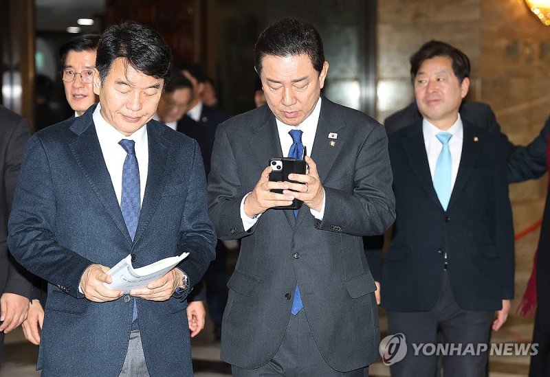 본회의 마친 김병기 전 원내대표 (출처=연합뉴스)