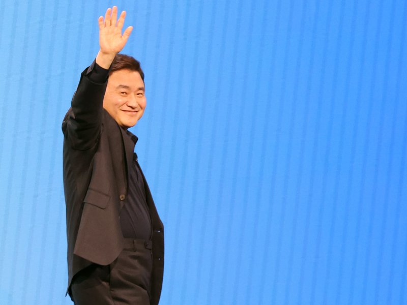 노태문 삼성전자 대표이사 사장이 4일(현지시간) 미국 라스베이거스 윈 호텔에서 열린 CES 2026 '더 퍼스트룩' 프레스 컨퍼런스에서 연설을 위해 입장하고 있다. 2026.1.5/뉴스1 ⓒ News1 황기선 기자