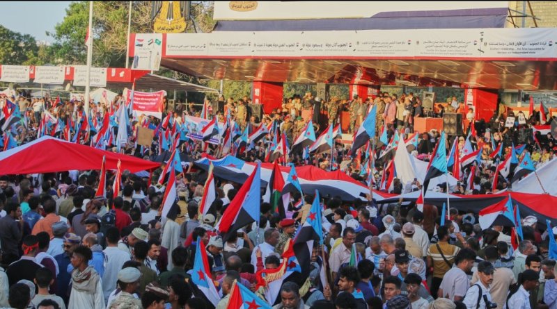 [아덴(예맨)=AP/뉴시스] 지난 12월 25일 예맨 아덴에서 남부과도위원회(STC) 지지자들이 남예멘의 복원 독립 등을 요구하며 집회를 갖고 있다.2026.01.05. *재판매 및 DB 금지