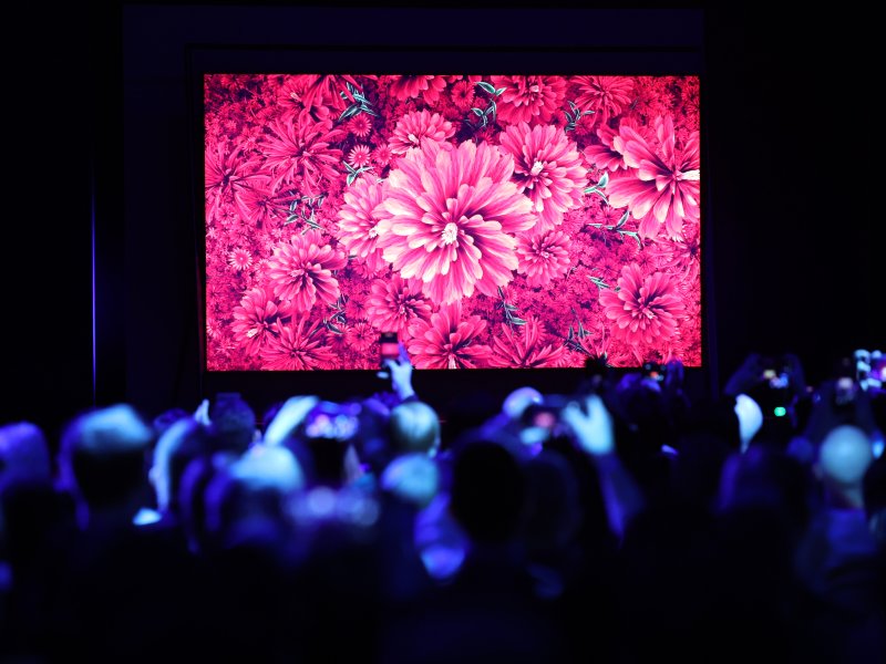 4일(현지시간) 미국 라스베이거스 윈 호텔에서 열린 CES 2026 '더 퍼스트룩' 프레스 컨퍼런스에서 삼성전자 '130형 마이크로 RGB TV'가 공개되고 있다. 2026.1.5/뉴스1 ⓒ News1 황기선 기자