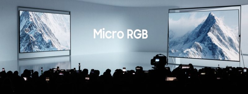 4일(현지시간) 미국 라스베이거스 윈 호텔에서 열린 CES 2026 '더 퍼스트룩' 프레스 컨퍼런스에서 삼성전자 '130형 마이크로 RGB TV'가 공개되고 있다. 2026.1.5/뉴스1 ⓒ News1 황기선 기자