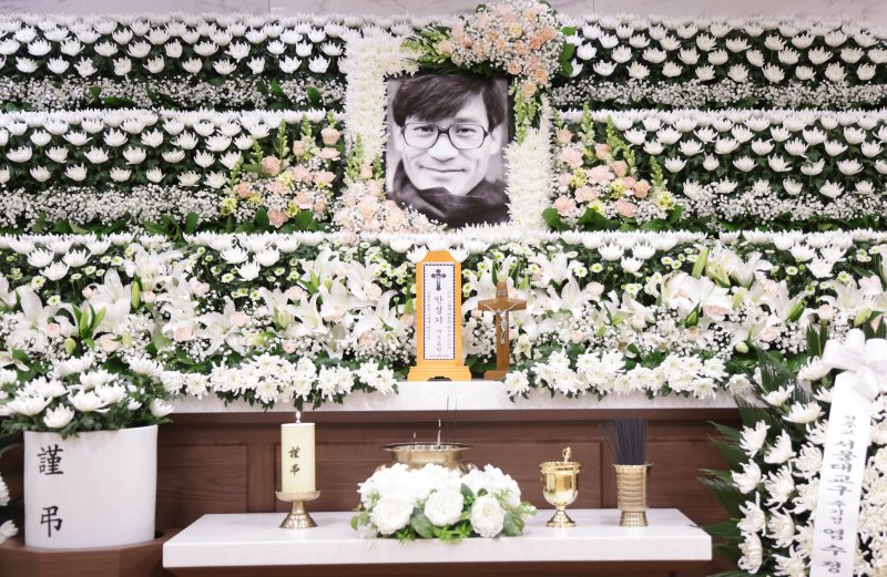 "성기야 또 만나자" "40년 함께해 행운" "그 삶에 경의"(종합)