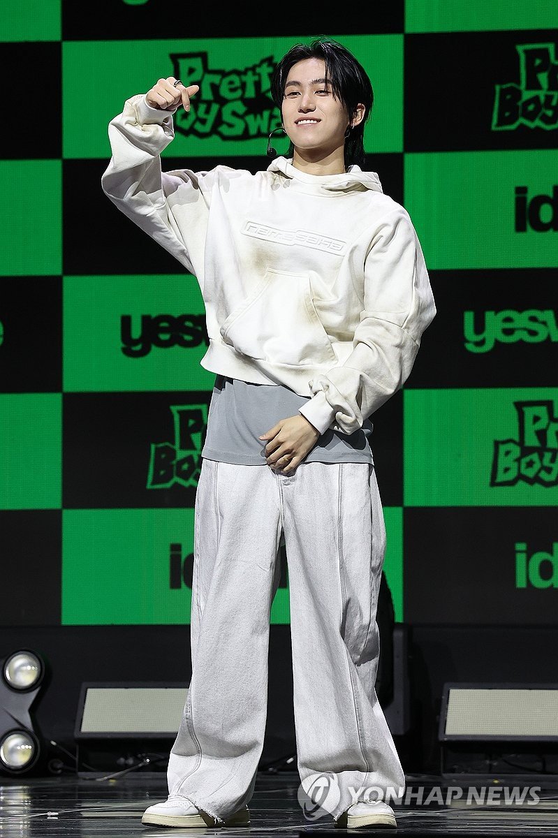 포즈 취하는 김주호 (출처=연합뉴스)