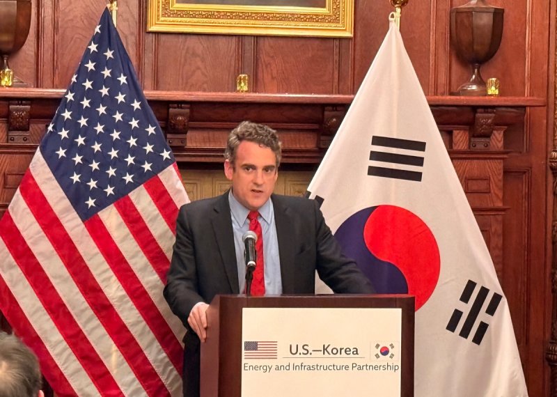 발언하는 제임스 댄리 에너지부 부장관 (출처=연합뉴스)