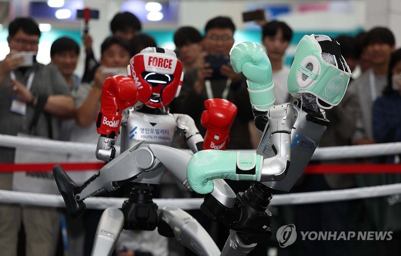 중국 로봇 기업 유니트리가 개발한 휴머노이드 로봇 G1 (출처=연합뉴스)