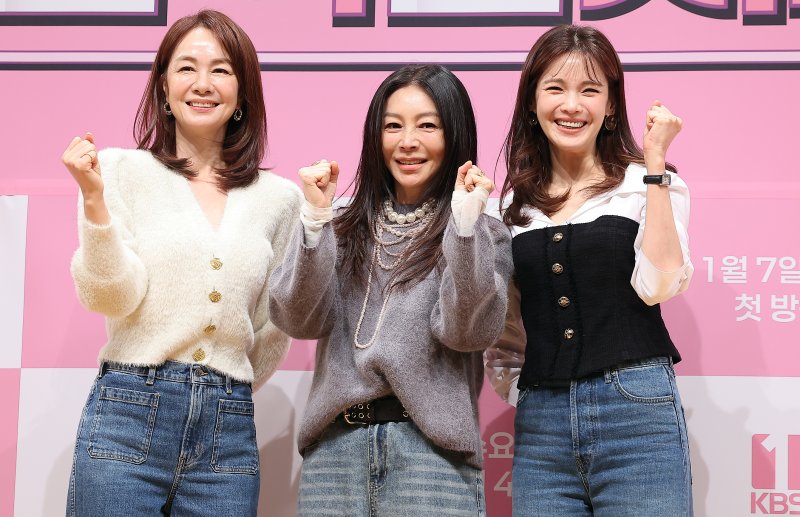 "인생 애환&middot;굴곡 함께"…황신혜&middot;장윤정&middot;정가은, 싱글맘 뭉친 '같이삽시다'(종합)