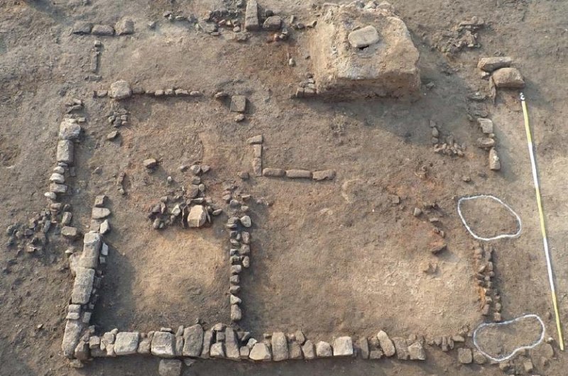 나 지역에서 조사한 건물터 모습 (출처=연합뉴스)