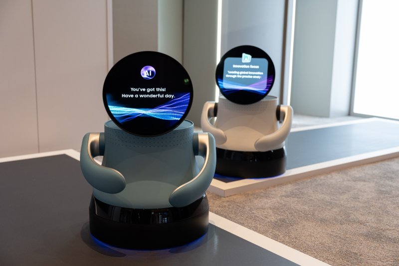 삼성디스플레이 AI OLED 봇 (출처=연합뉴스)