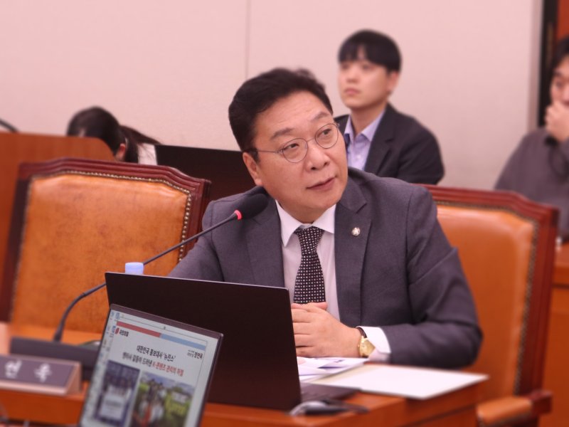 "넷플릭스 공개작도 법률상 영화“