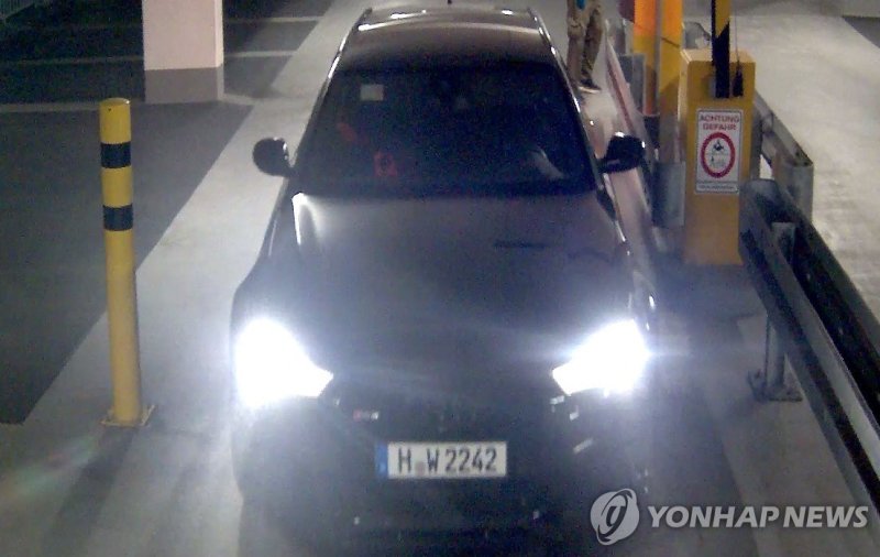 CCTV에 잡힌 범인들 차량 (출처=연합뉴스)