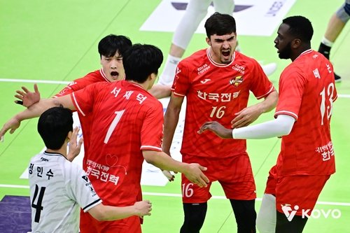 득점 후 기뻐하는 한국전력 선수들 (출처=연합뉴스)