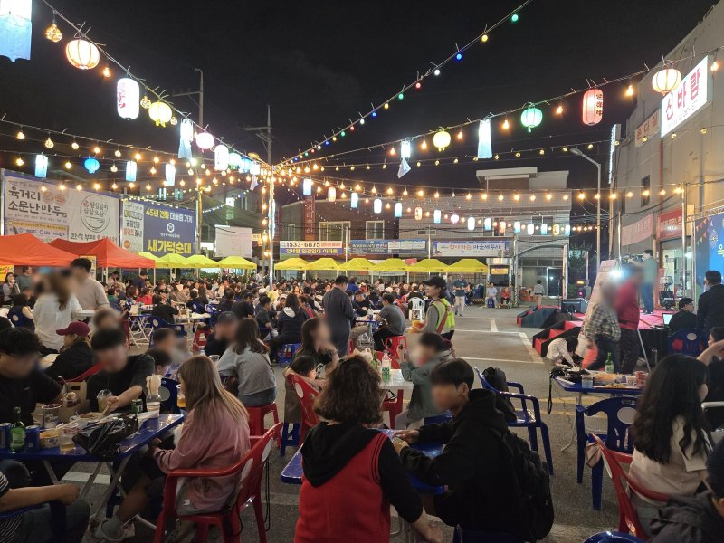 육거리야시장 만원에 방문한 시민들.(청주시 제공. 재판매 및 DB금지)/뉴스1