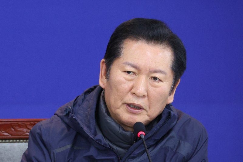 정청래 더불어민주당 대표가 7일 서울 송파구 서울시농수산식품공사에서 열린 서울 민생 현장 최고위원회의에서 발언하고 있다. 2026.1.7/뉴스1 ⓒ News1 신웅수 기자