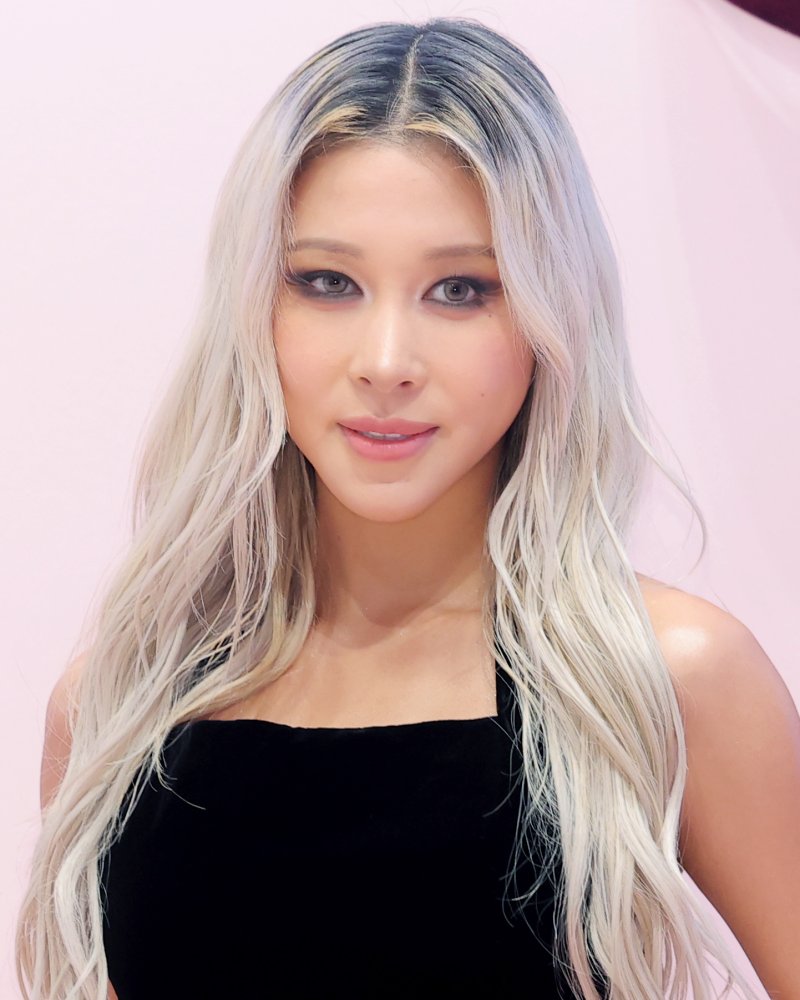 [뉴스1 ★]'12kg 감량' 다영, 구릿빛 피부&middot;탄탄 보디라인…성숙美 장착